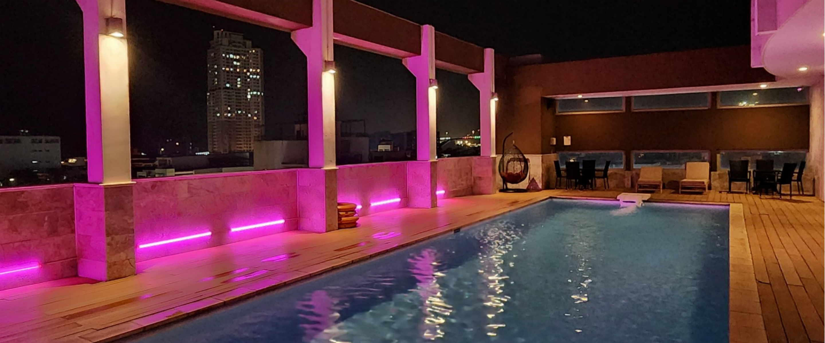 Stay Hotel 4