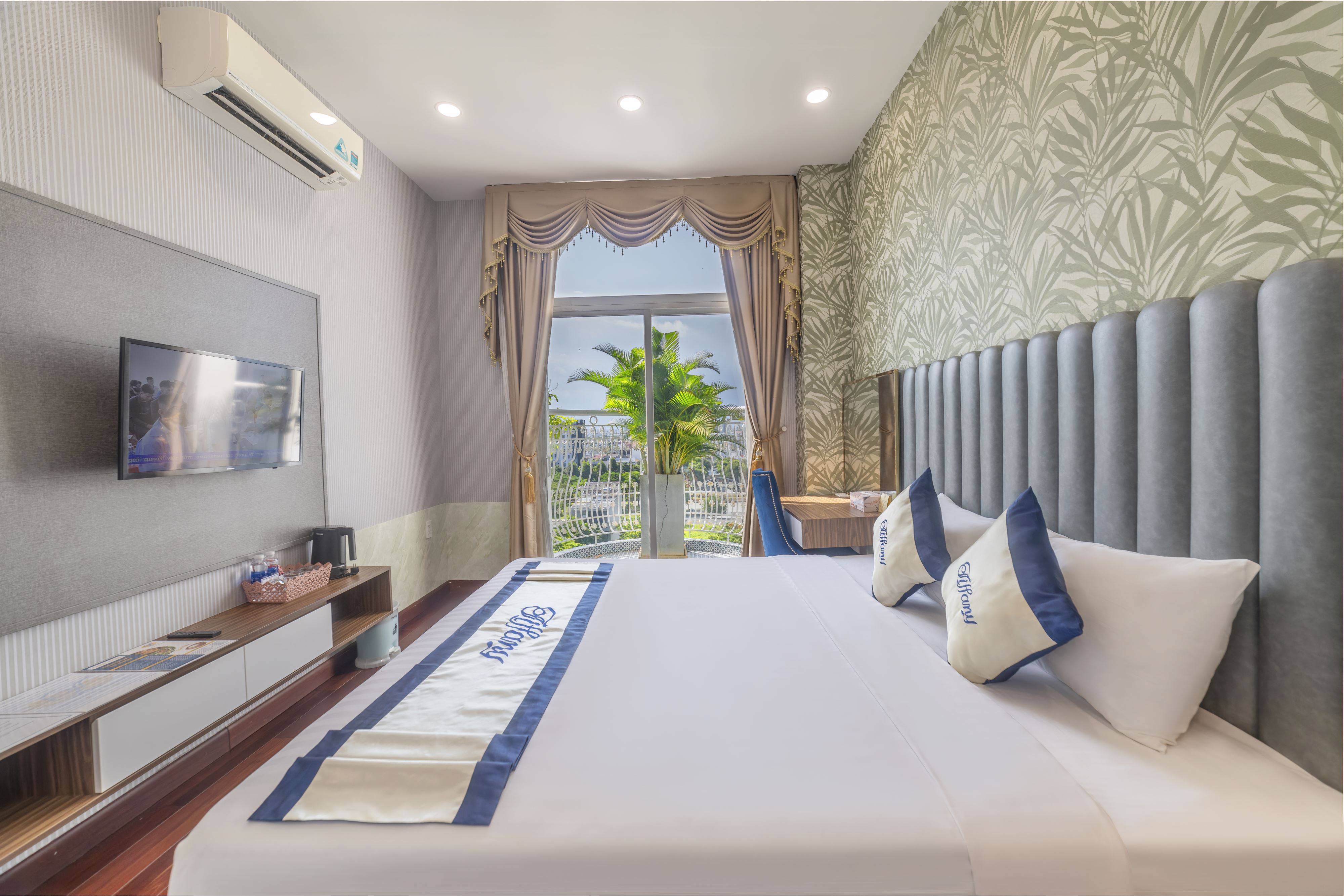 Tiffany Hotel & Restaurant 2