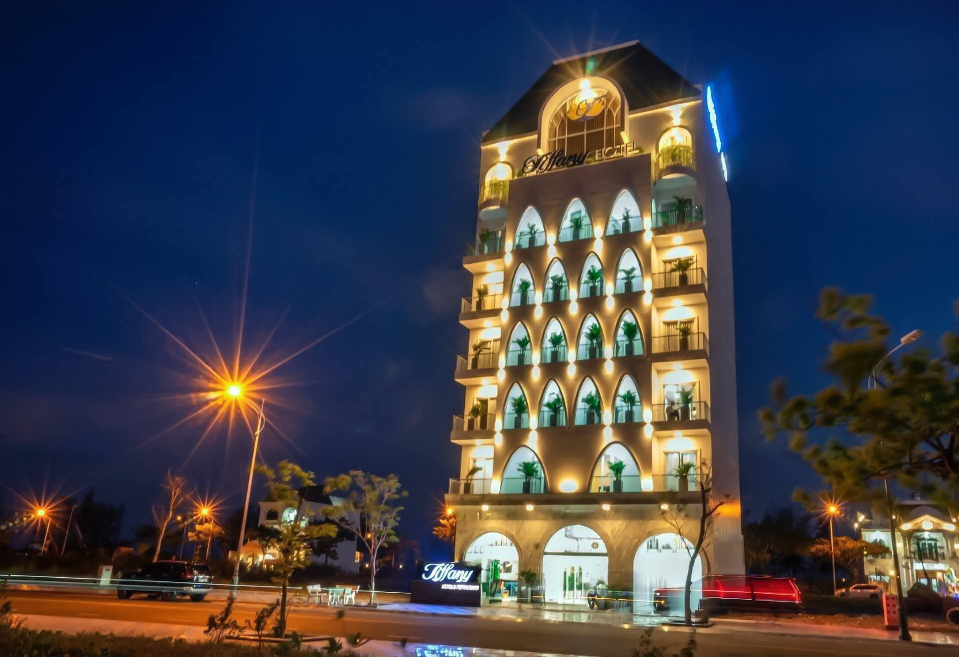 Tiffany Hotel & Restaurant 3