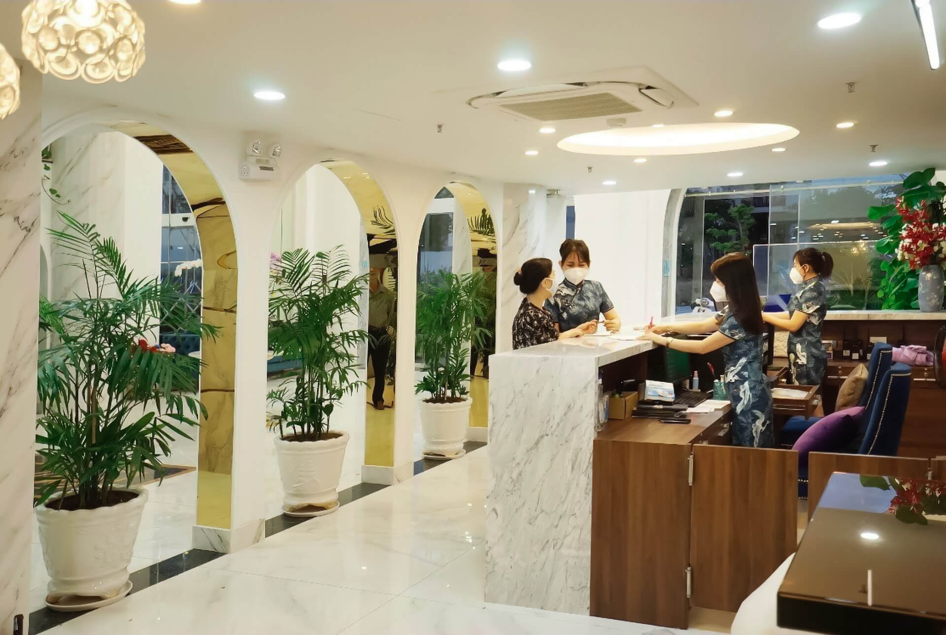 Tiffany Hotel & Restaurant 4