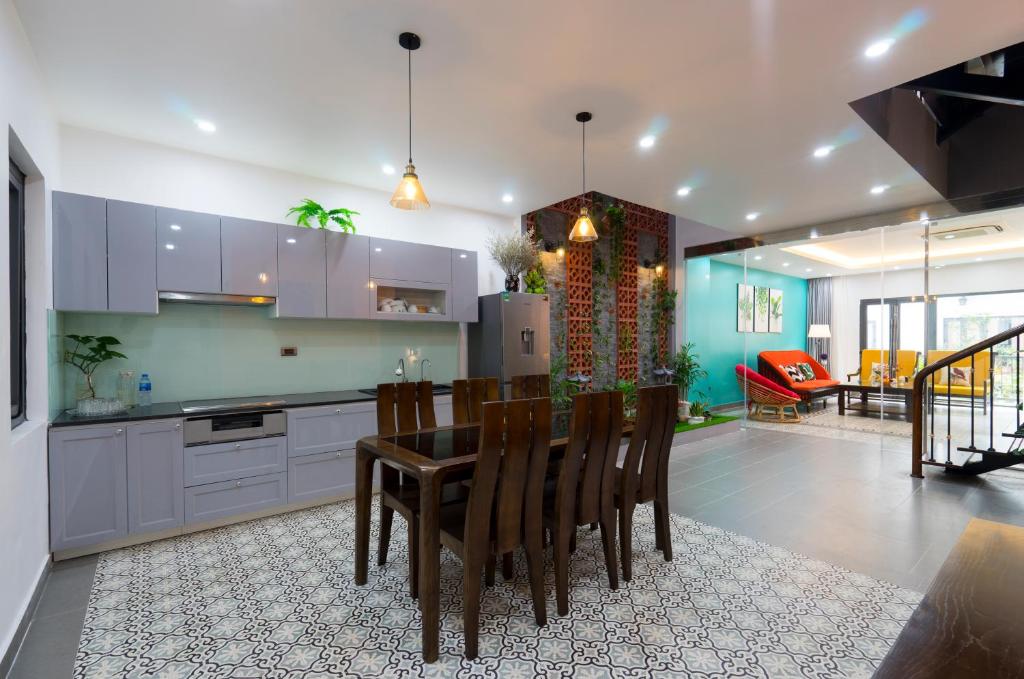 Tropical Villa Halong 4