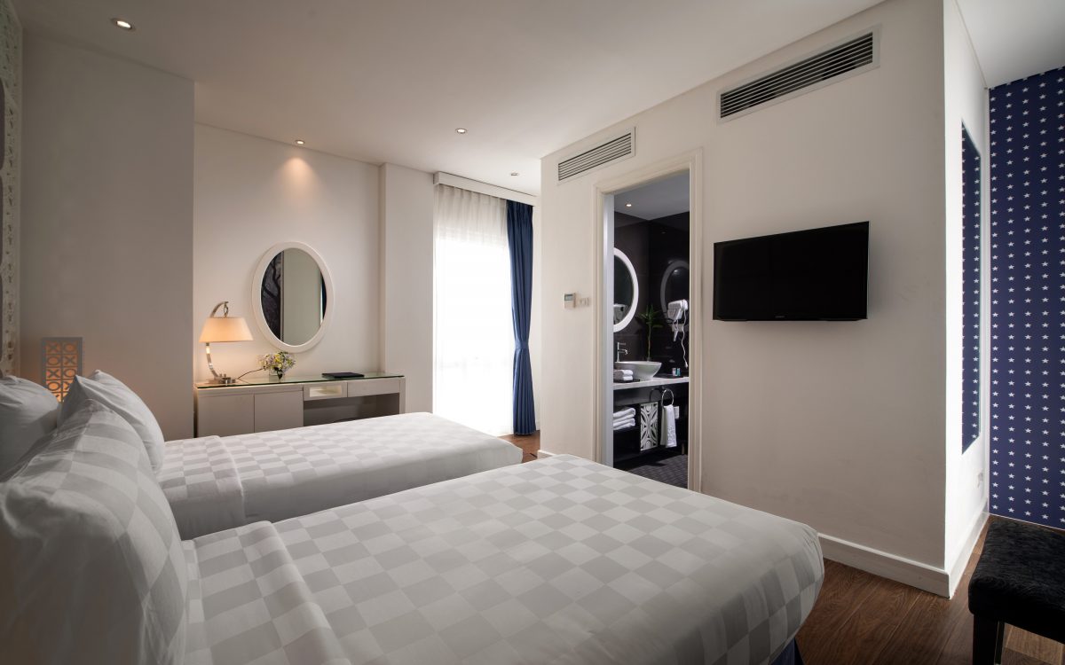 Victor Metropolis Lakeside Hotel & Rooftop Bar 4
