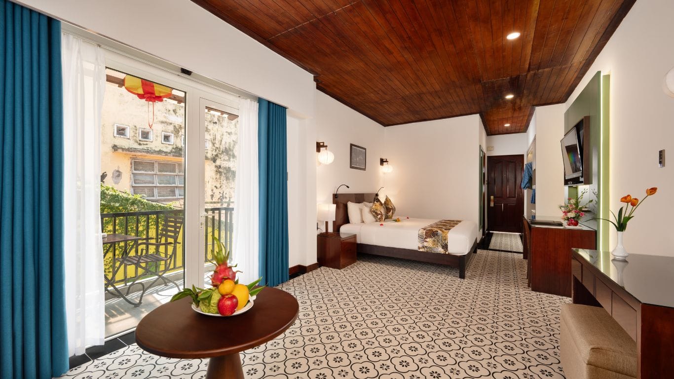 Vinh Hung Riverside Resort & Spa
