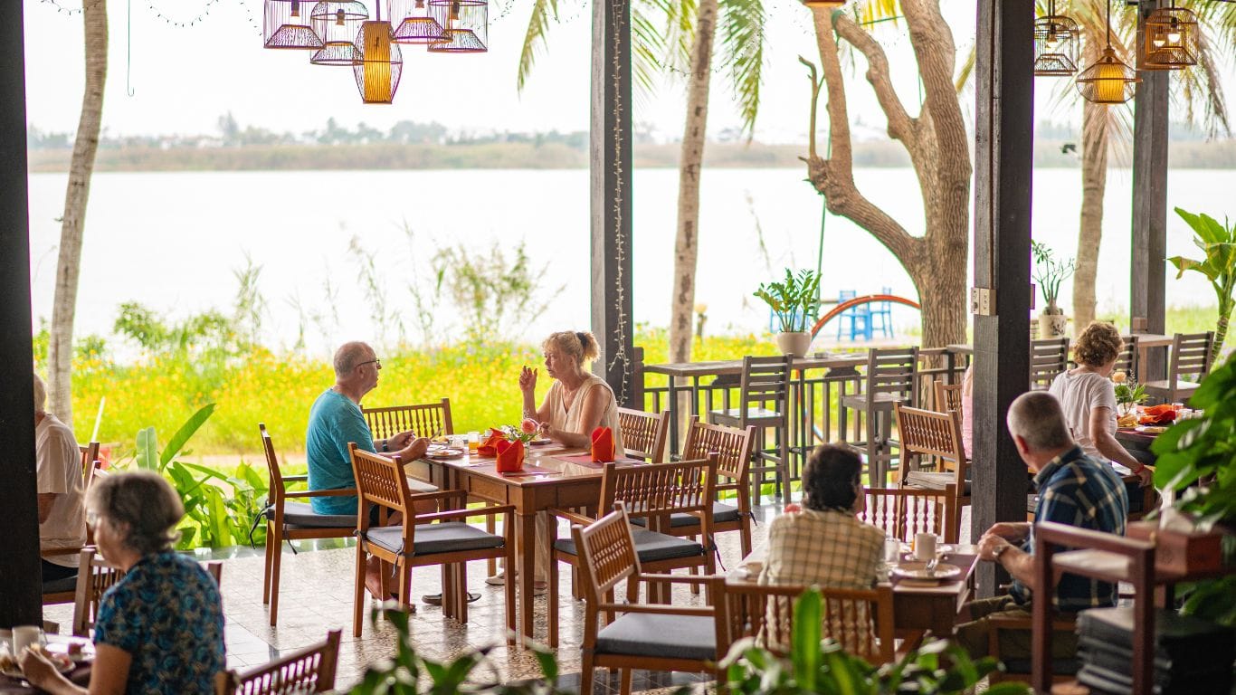 Vinh Hung Riverside Resort & Spa 5