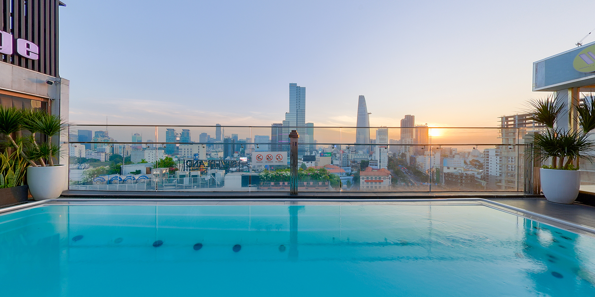 Winsuites Saigon Hotel 3